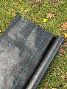 Агротканина JUTA 100 г/м², 1,05×10 м, сітка 15×15 см, Чехія