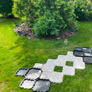 Форми для тротуарної плитки 24 пари Лілія велика і мала h25, Верес-2007